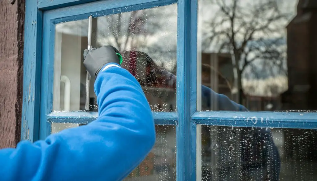 Fenster putzen mit Roboter Tipps inklusive Video